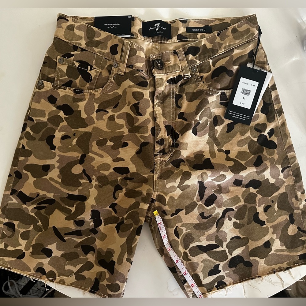 7 for all mankind Camo shorts-